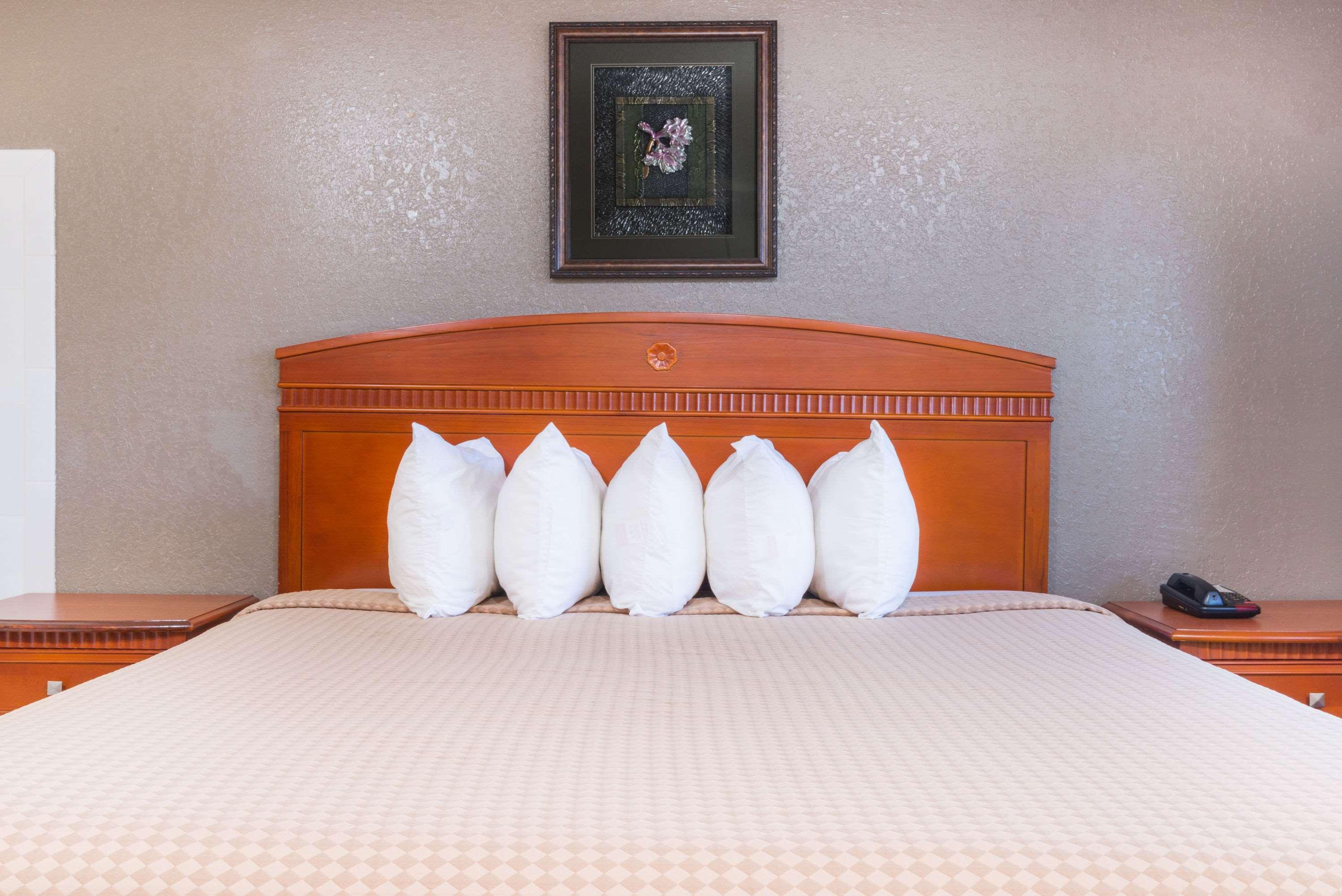 Days Inn By Wyndham Paintsville Экстерьер фото