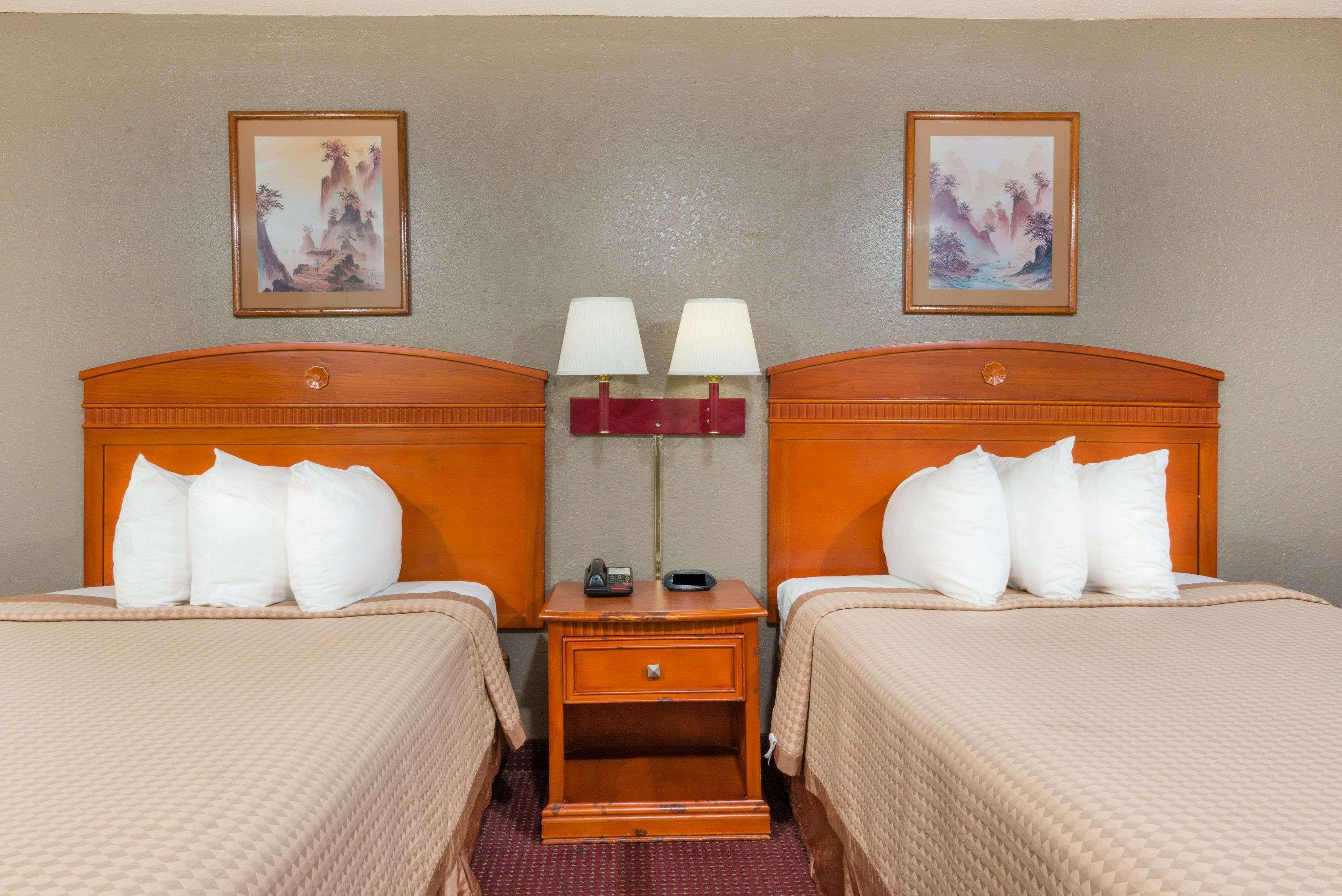Days Inn By Wyndham Paintsville Экстерьер фото