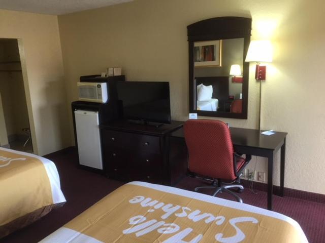 Days Inn By Wyndham Paintsville Экстерьер фото